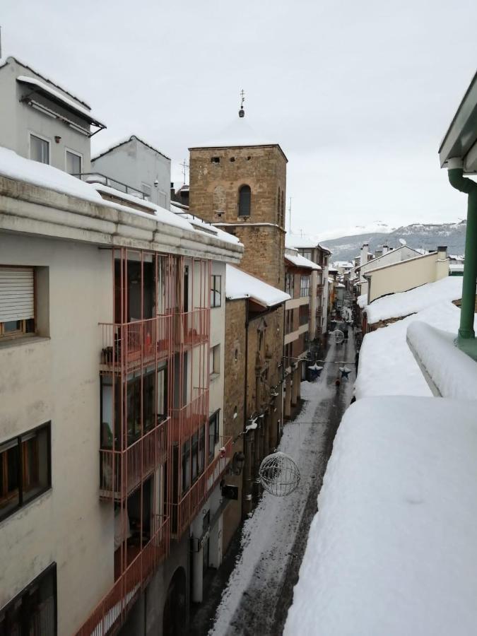 Hotel Alda Jolio Jaca Kültér fotó